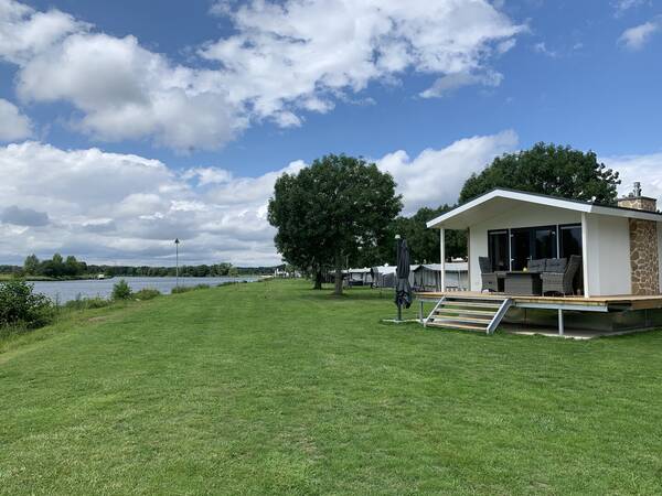Chalet aan de Maas Roermond Luxury